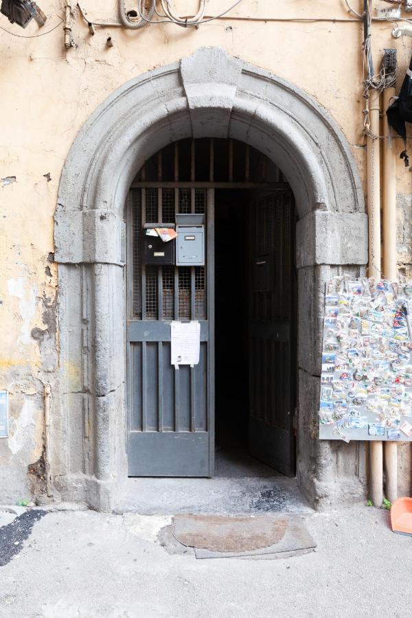 Appartamento Moderno Nel Centro Storico Neapel Exterior foto